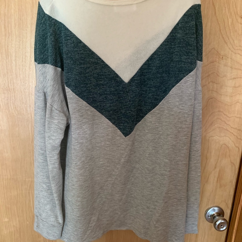 Color block sweater - Picture 3 of 4